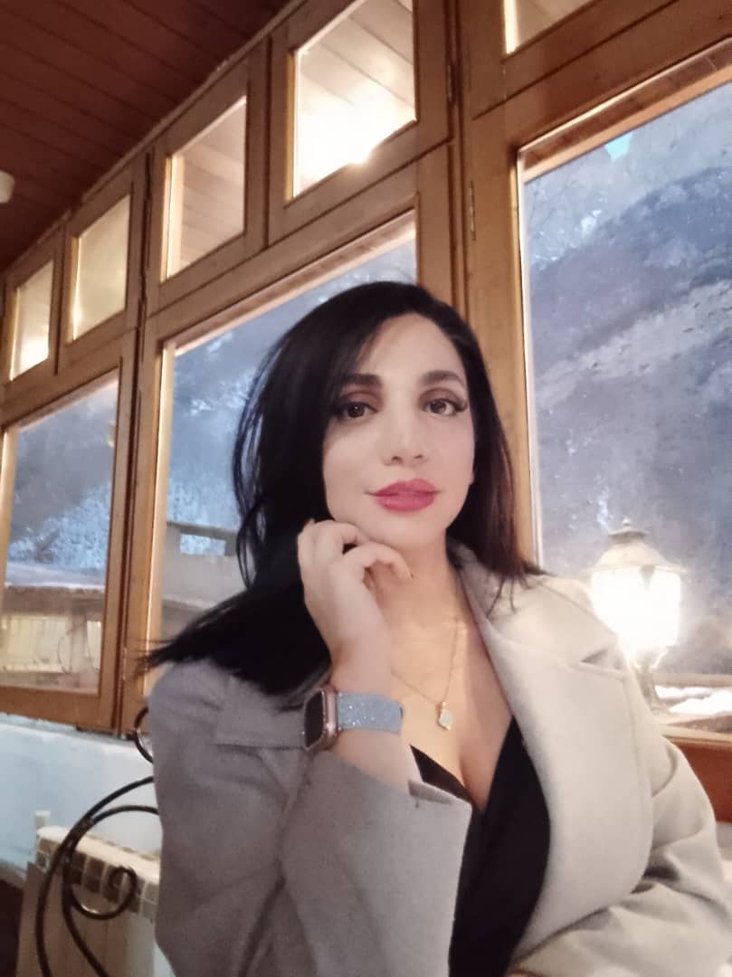 Press Helia Akbari
